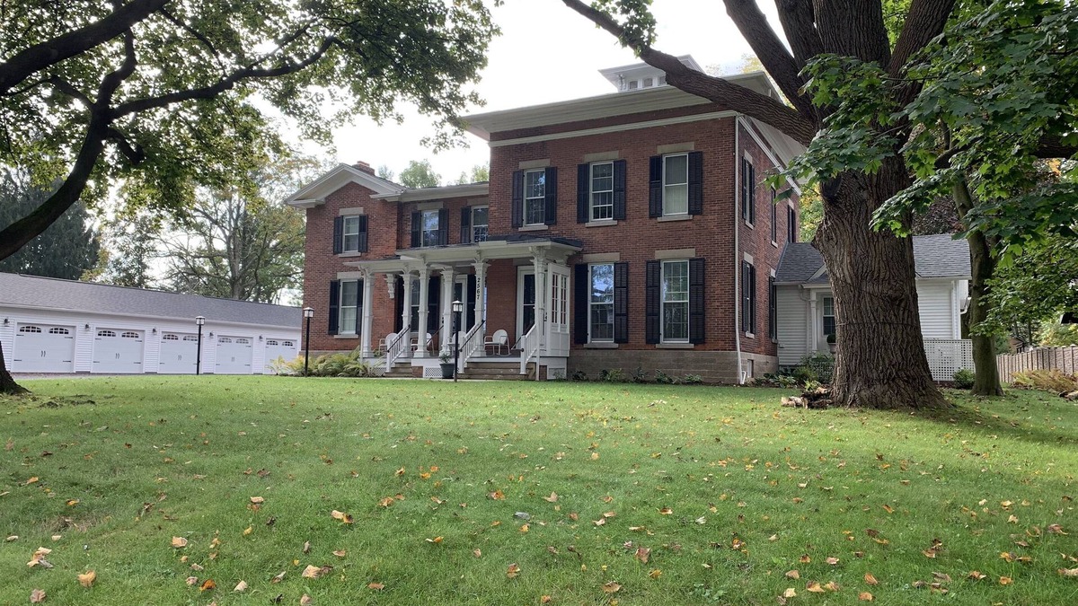 Rochester Apartment | #9 Beautiful studio, full kitchen near 590/490