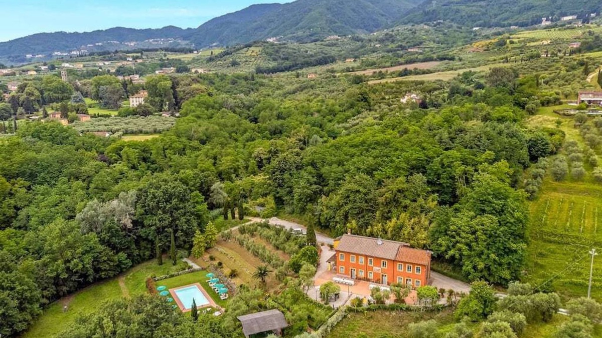 Capannori Villa | 9 bedroom Lucca villa