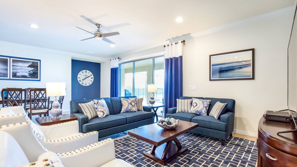 Four Corners House | 9 Bedroom w/Private Lakeview Pool & Hot Tub. Professionally Decorated.