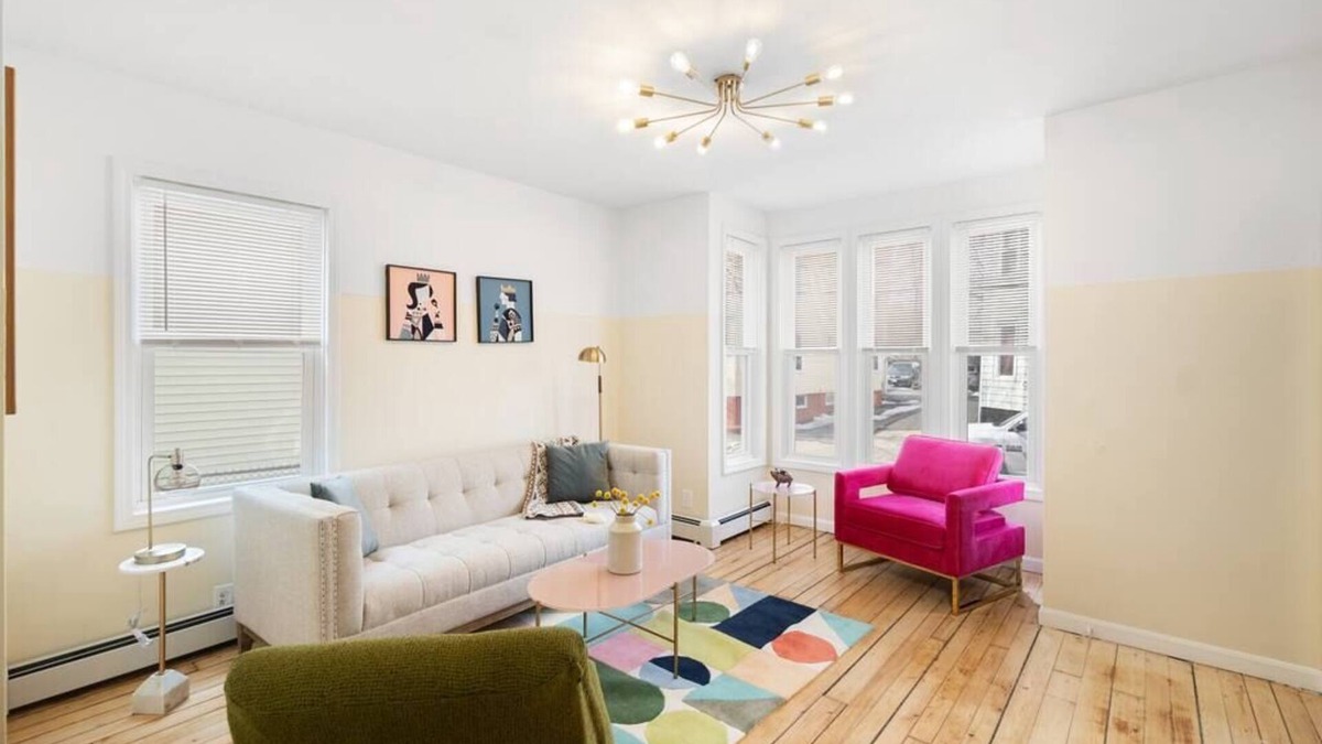 Providence Apartment | ★9-Bedrooms★ Modern & Stylish Stay for Big Grps!