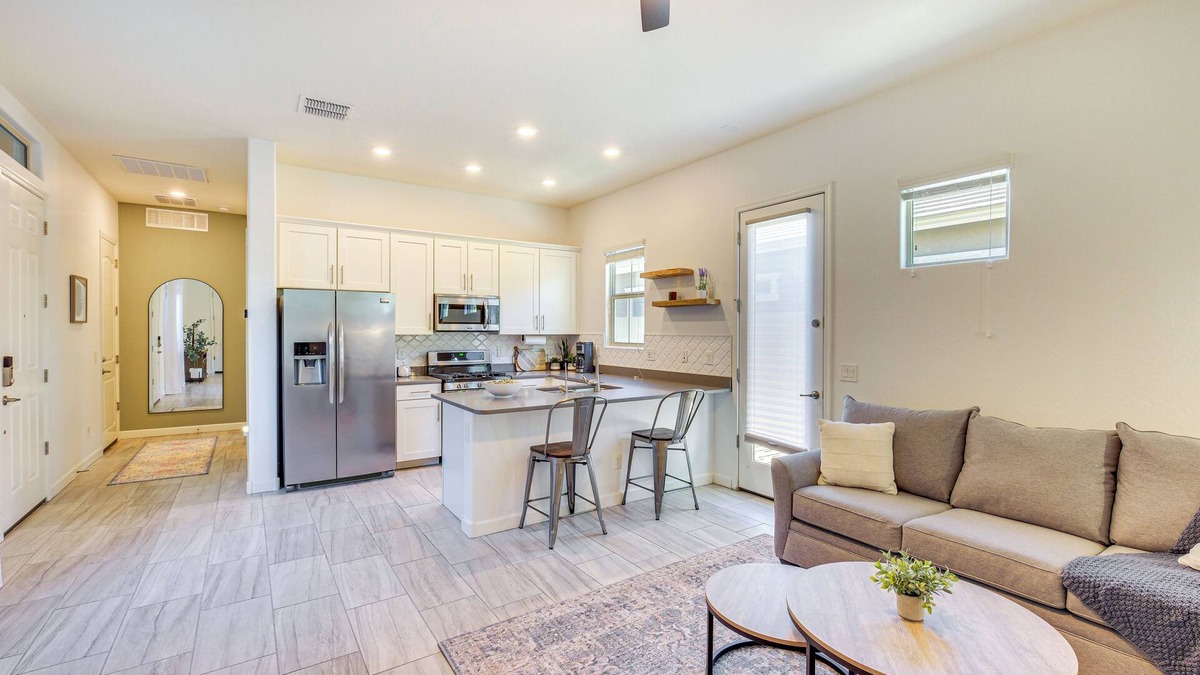 Chandler Apartment | 9 Mi to Chandler Fashion Center: Apt Near Golf!