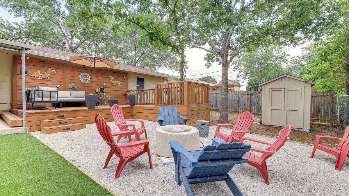 Vance Jackson House | 9 Mi to Downtown: Home w/Deck in San Antonio