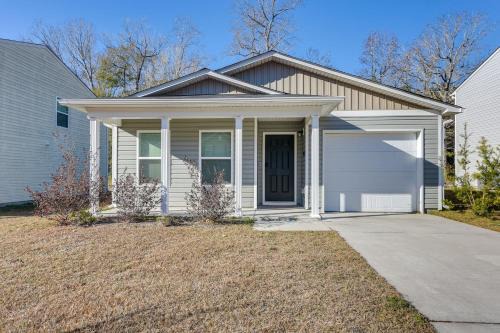Sunset Beach House | 9 Mi to Shore Family-Friendly Sunset Beach Home