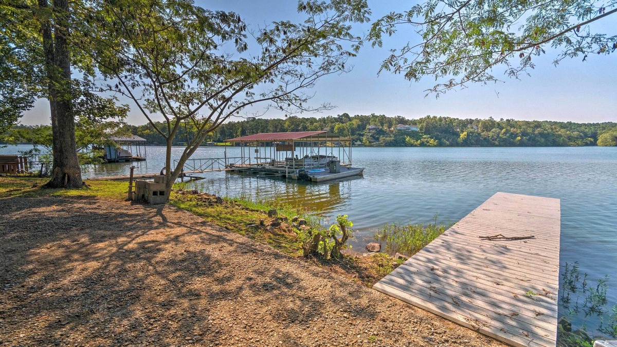 Jones Mills House | 9 Mi to Hot Springs: Lake Catherine Home w/Dock