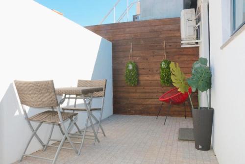 Ramalde Apartment | 9 min Metro to Downtown -Remote working - Free Parking