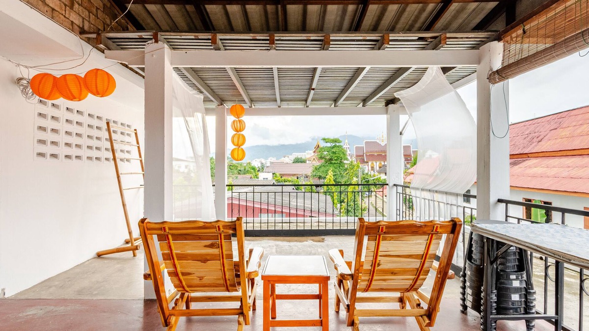 Old City Villa | 9 Pax Family Villa Mountain Sunset & temple views
