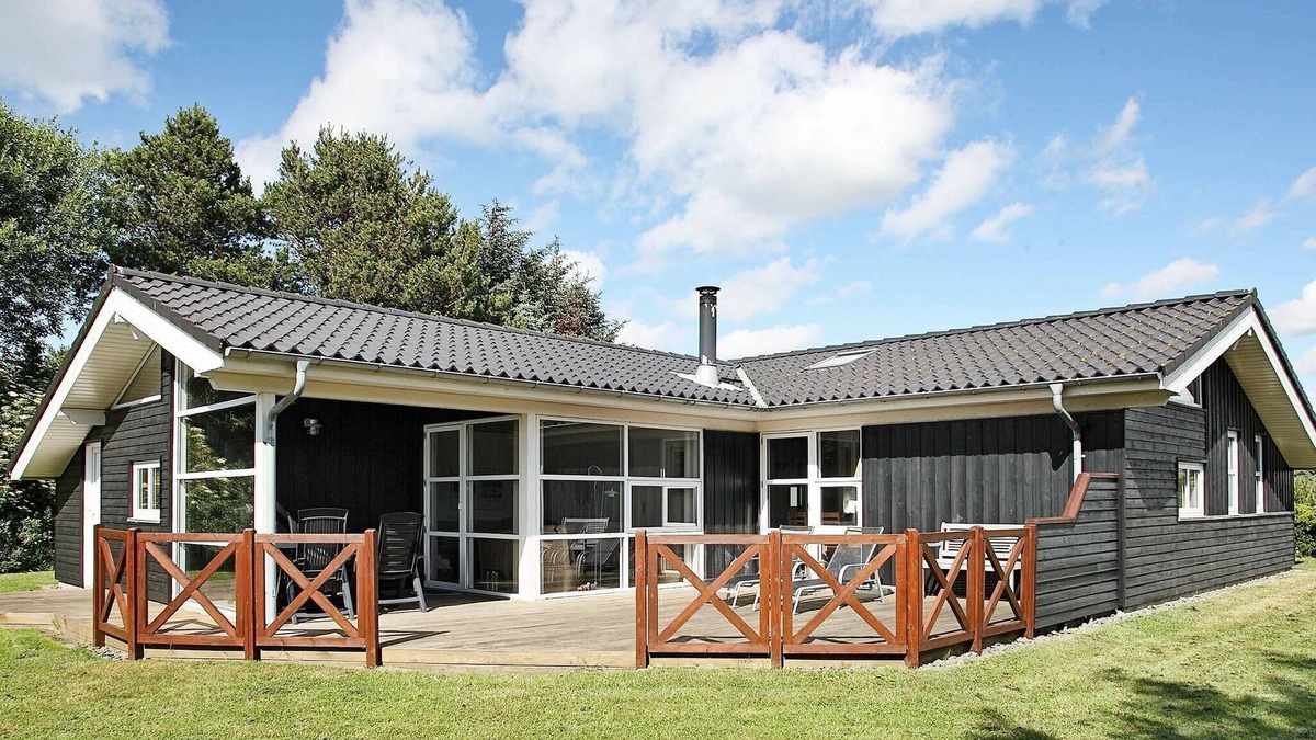 Lonstrup House | 9 person holiday home in Hjørring