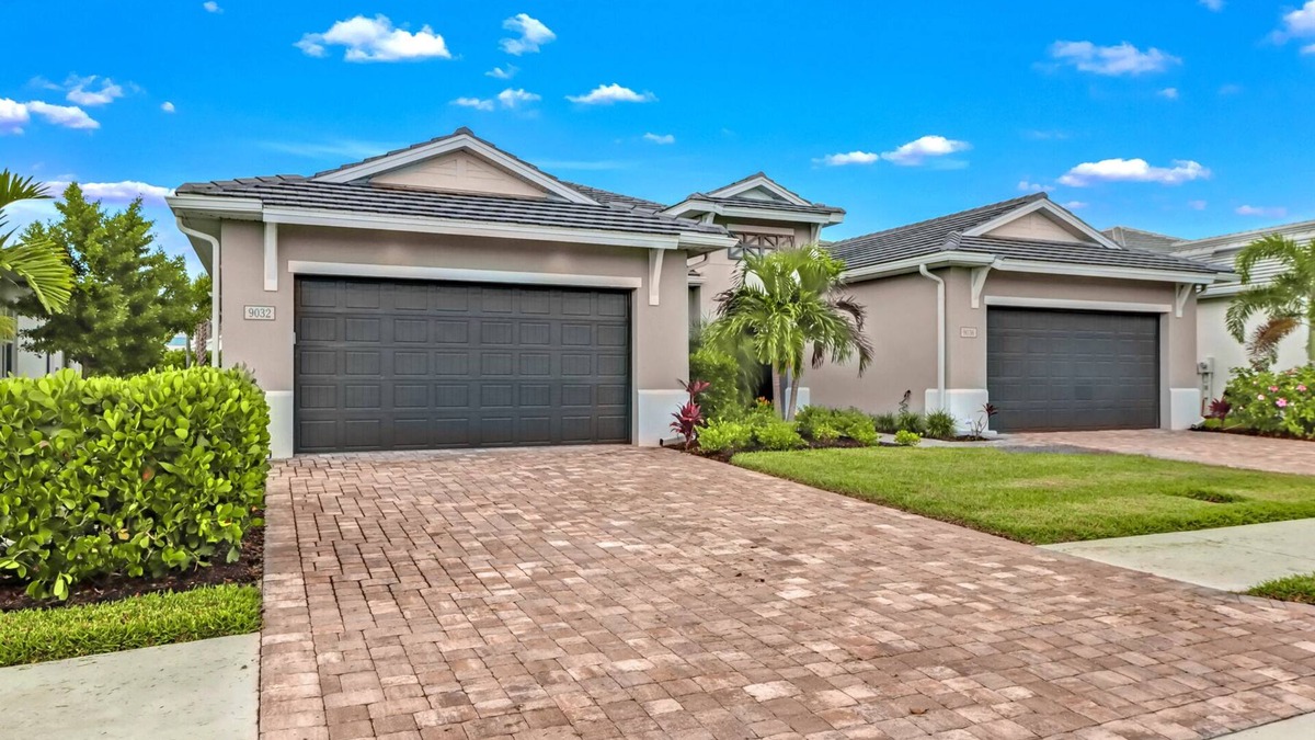 Naples Villa | 90-day minimum lease | Azure | 2bd+den/2ba |Furnished villa