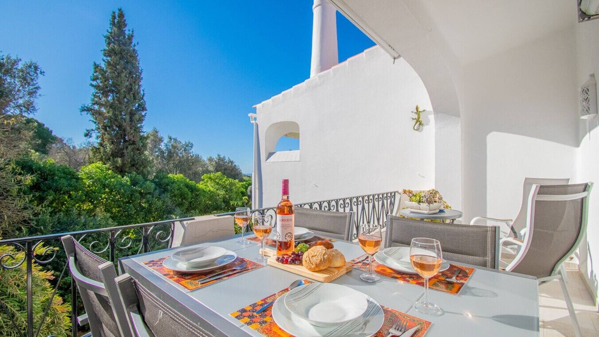 Areias Dos Moinhos Ski Chalet | 99 ADM Casa Mendes Fabulous townhouse with shared pool