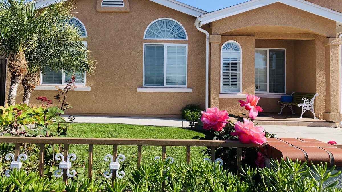 Mira Mesa House | 9B4B house,11 beds sleeps 20, by UCSD La Jolla Zoo SeaWorld Legoland
