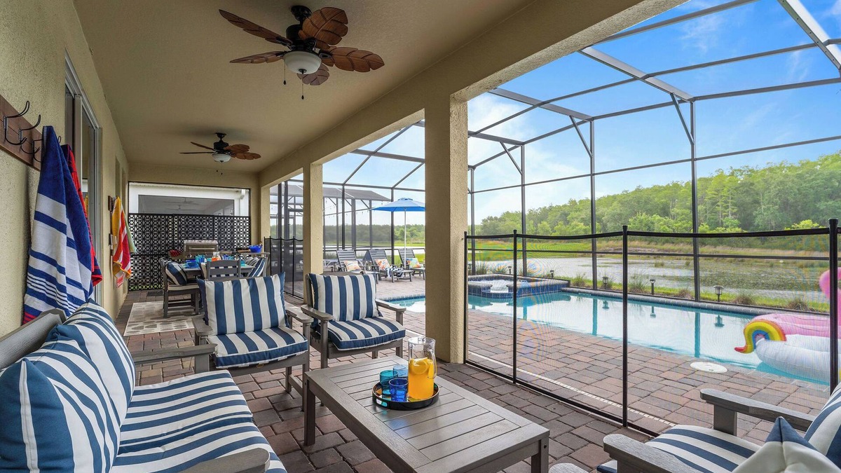 Kissimmee House | 9BR Family Villa – South-Facing Pool & Arcade Near Disney & Universal