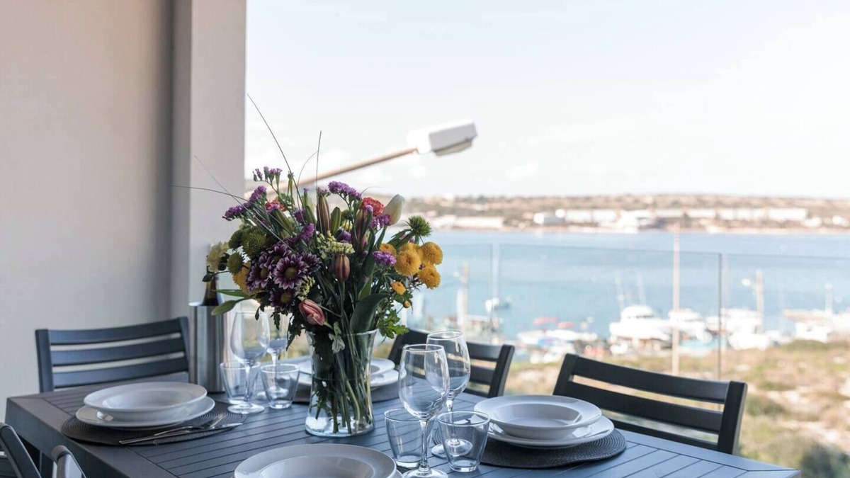 Għadira Apartment | 🌴 9ten11 Mellieha Bay – modern 3BR seafront apartment just 50m from the beach 🌅 Perfect for families, couples & business stays, with lift access 🐚☀️.