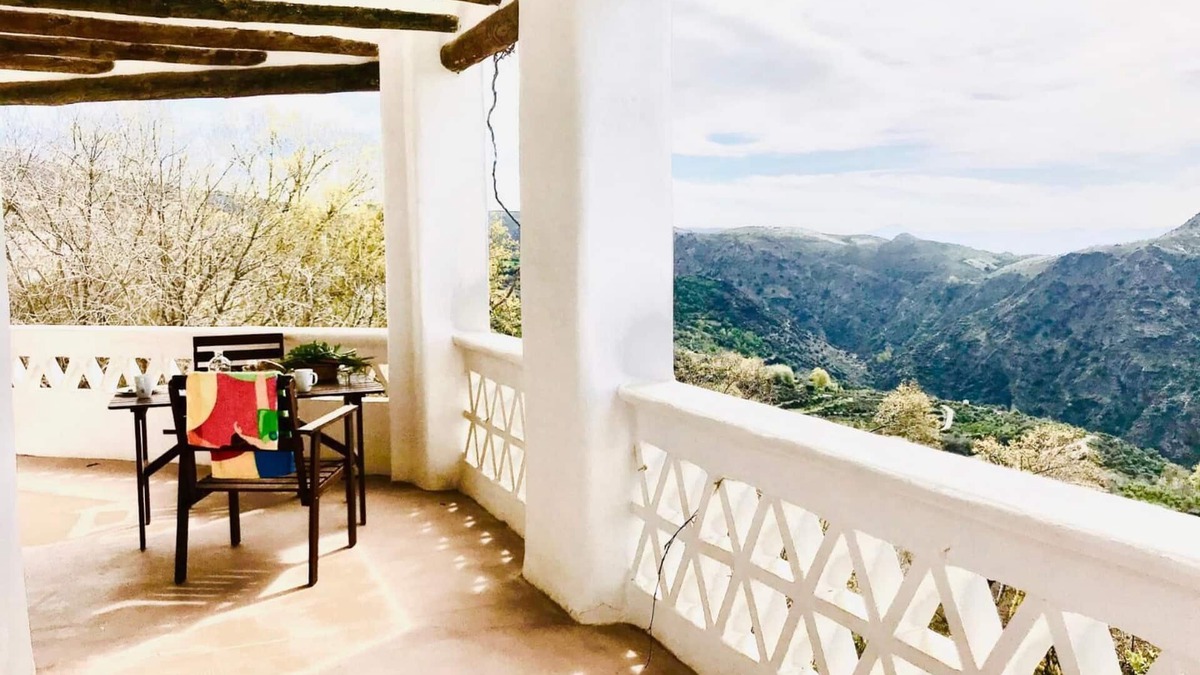 Pitres Apartment | A-10 · Spacious apartment for 5 people with terrace