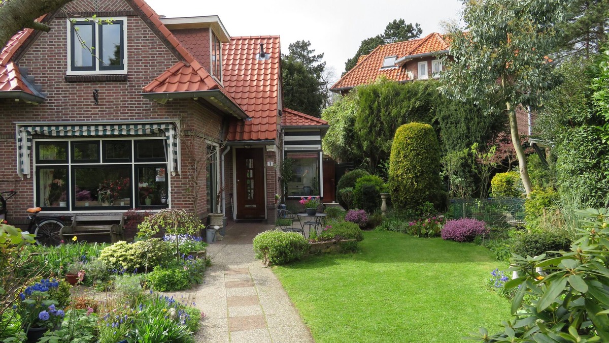 Vogelwijk House | A 13-minute walk from the beach, semi-detached cottage in a quiet neighborhood.