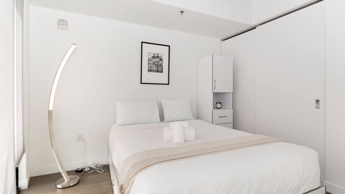Downtown Winnipeg Condo | A 2 BR Unit in the Iconic Glasshouse Skylofts (1905)