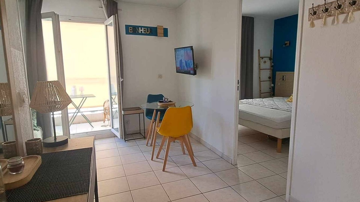 Les Baumettes Apartment | A 2 Minutes de la Plage et de la Prom Avec Terrasse ! Piscine Dans Résidence