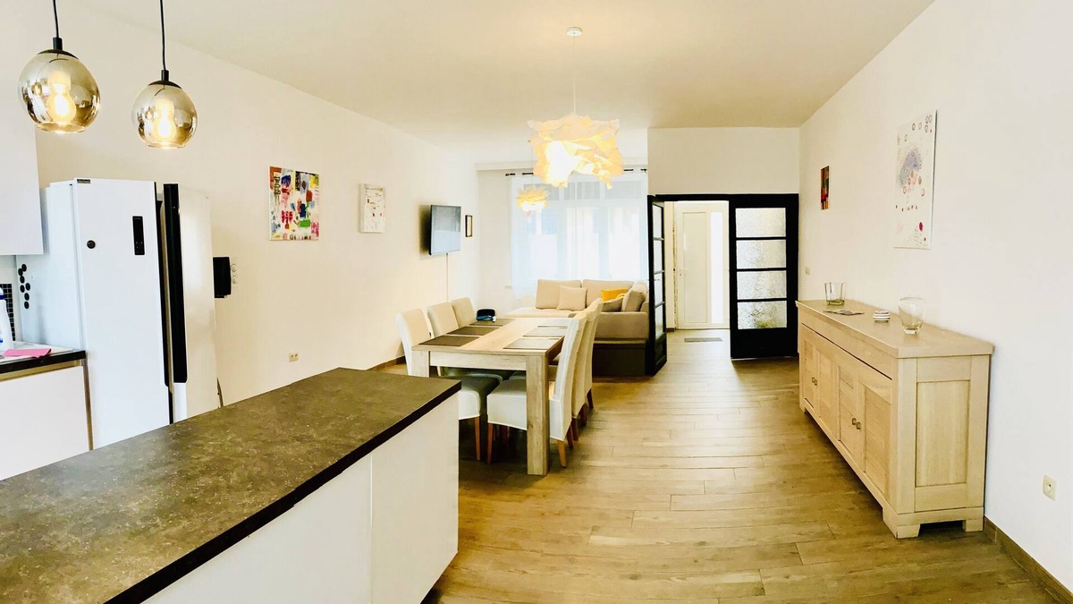 Nieuwrode House | A 7 minutes de l'aéroport de Charleroi, jolie maison 4 chambres et terrasse