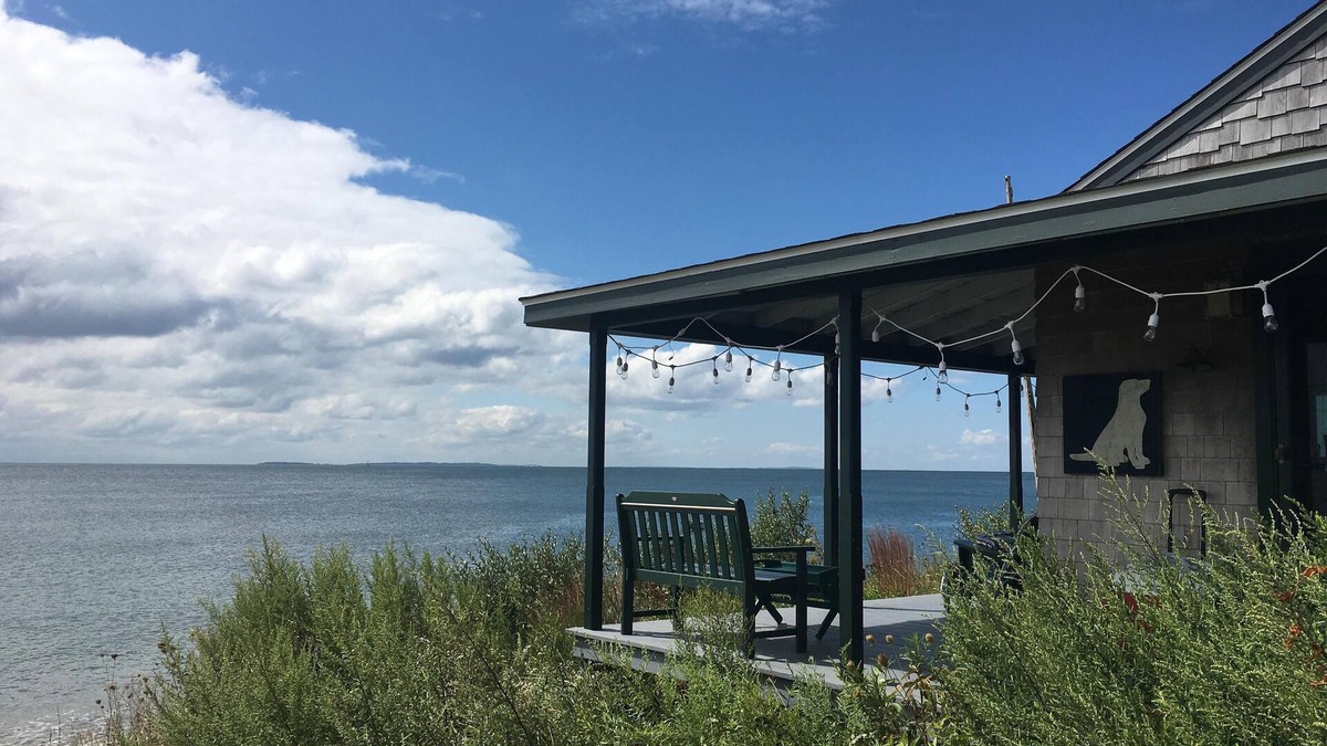 Waterford Cottage | A beach cottage gem.