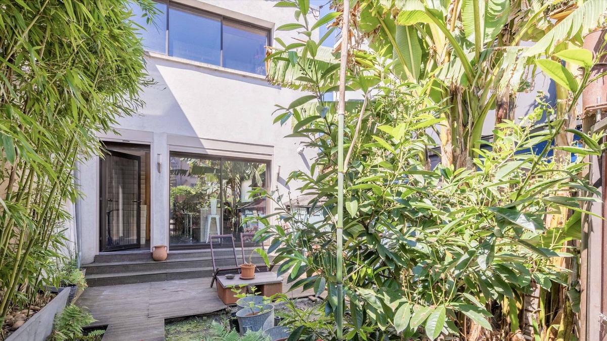 Le Pre-Saint-Gervais House | A beautiful green and quiet house.