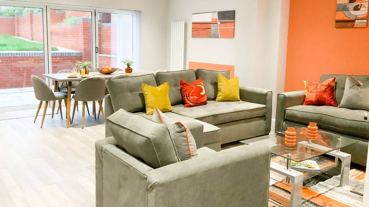 Southampton Other | A Beautiful 5 bedroom house in Southampton. Sleeps up to 10 Guests.