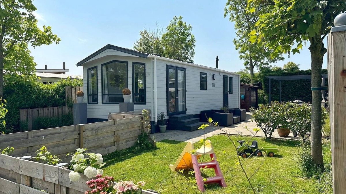 Sint Maarten House | A beautiful and brand new chalet with large terrace, fully fenced garden, private parking, central heating and free WIFI.