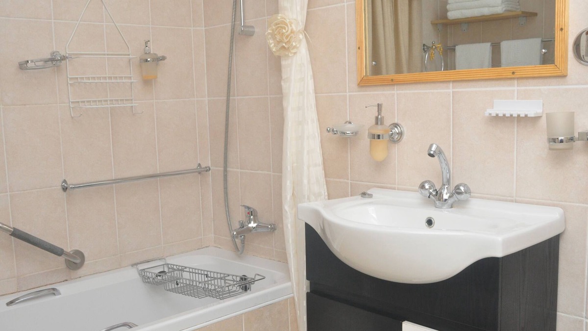 Harare House | a beautiful and quite home with beautiful urban decor