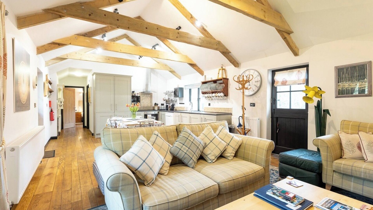 Eglwyswrw Cottage | A beautiful converted Welsh barn perfect for two.