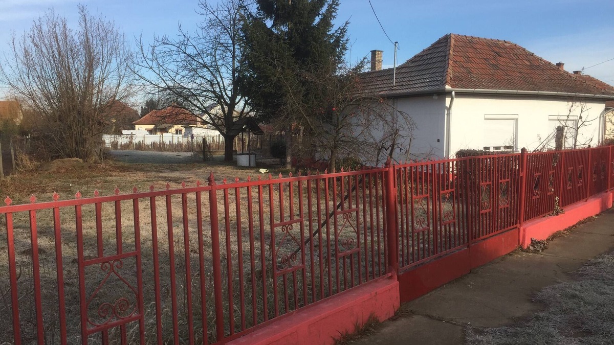 Jaszszentandras House | A beautiful Hungarian village with a thermal swimming pool complex!