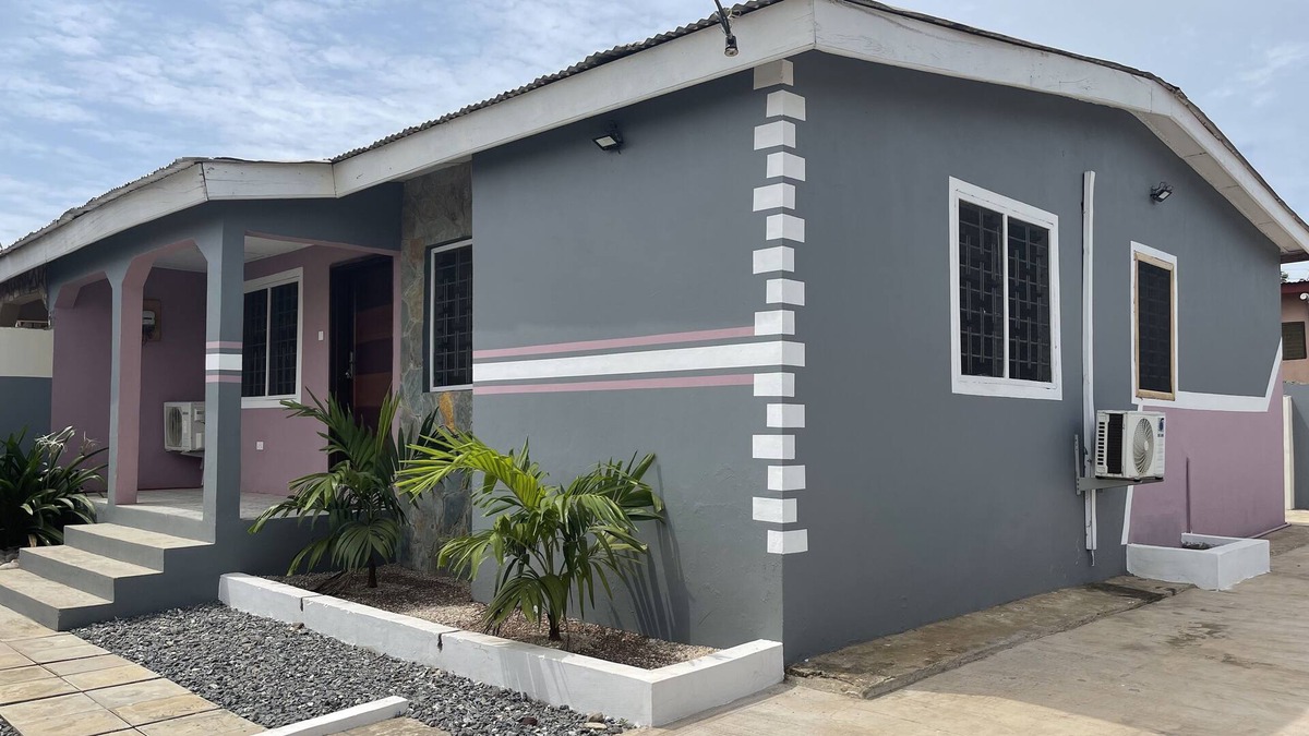 Oyibi House | A beautiful little house outside the central business district