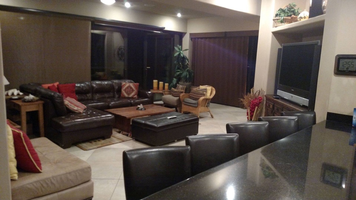 Centro Condo | A Beautiful Penthouse with a view -3 Bedroom In Las Palomas On the Beach