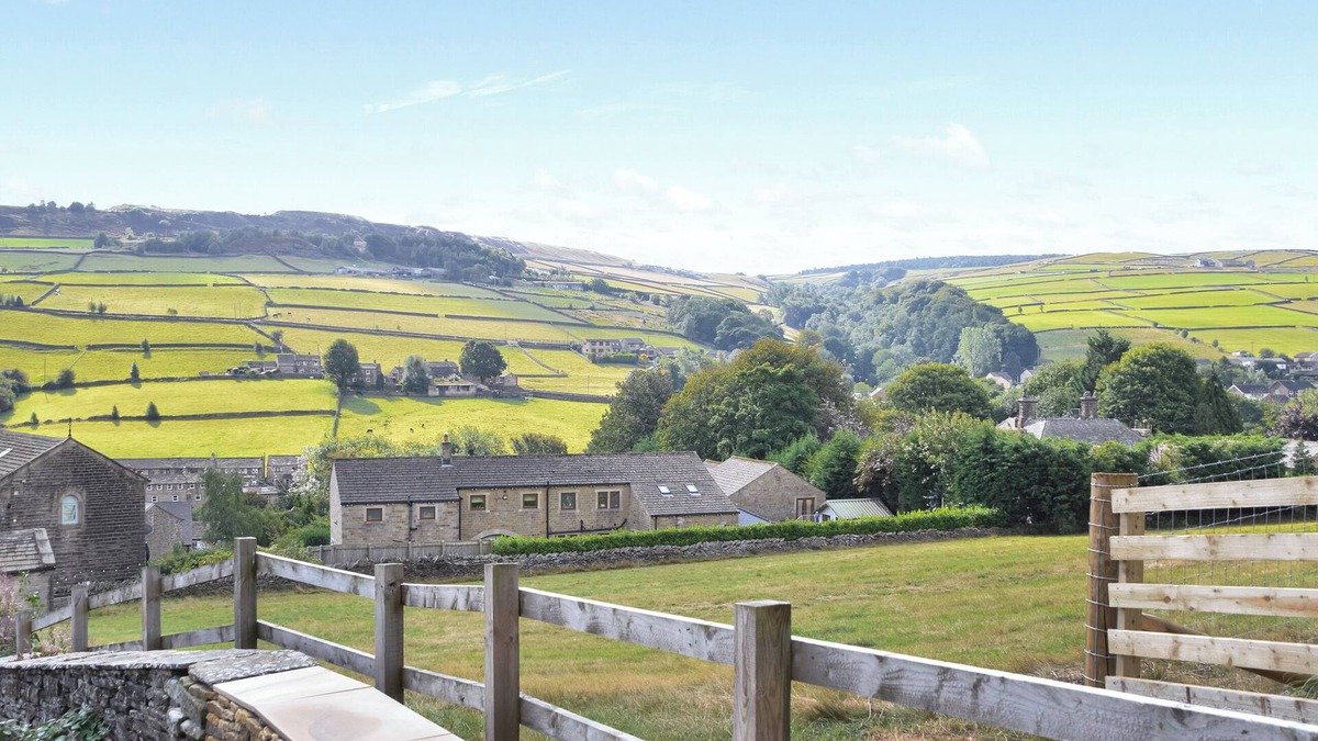 Holmfirth Cottage | A beautiful rural base around 1. 5 miles from the centre of Holmfirth.