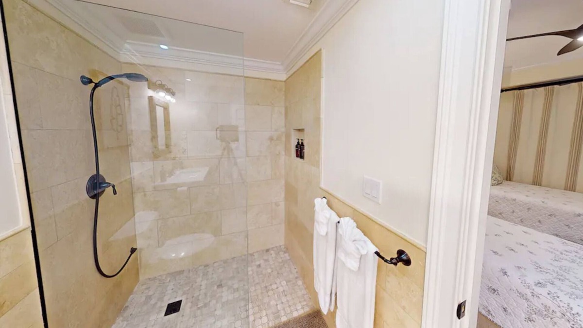 Leeward Settlement Condo | A beautiful 3BR/3 Bath, two-story condominium in Providenciales - 500m to Beach