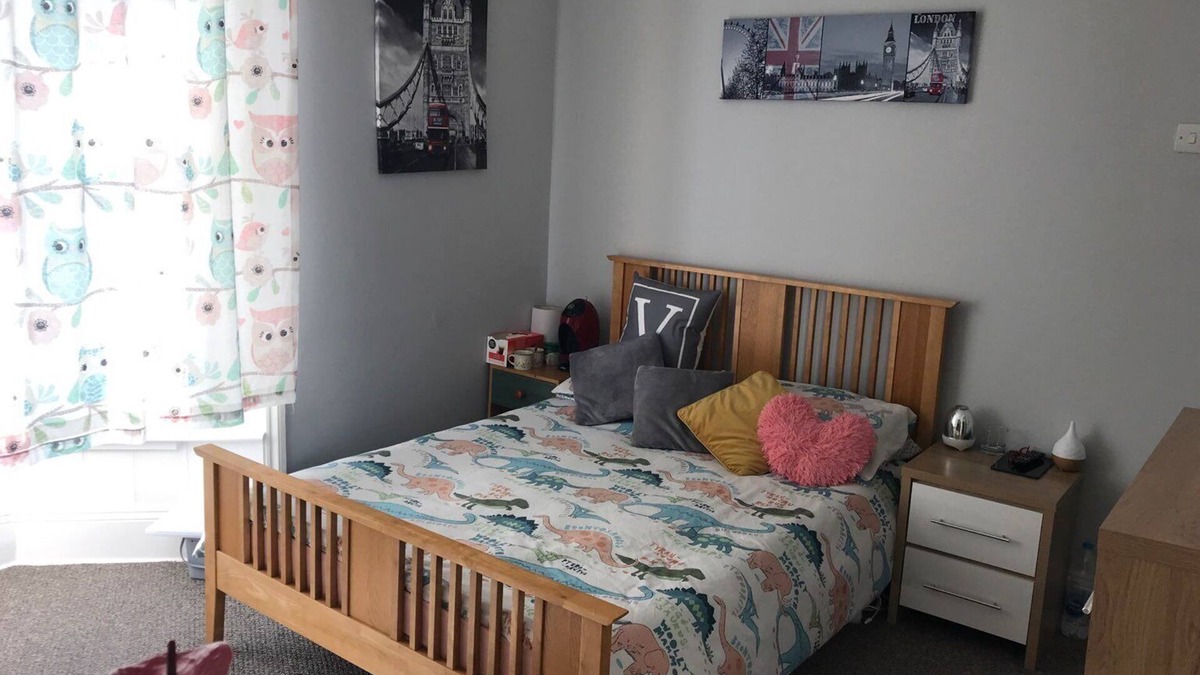Portsmouth House | A beautifully furnished, modern two bedroom flat in the area of Baffins.
