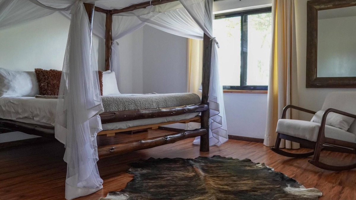Baruti West Cabin | A beautifully modern home with a twist of wooden cabin feel!