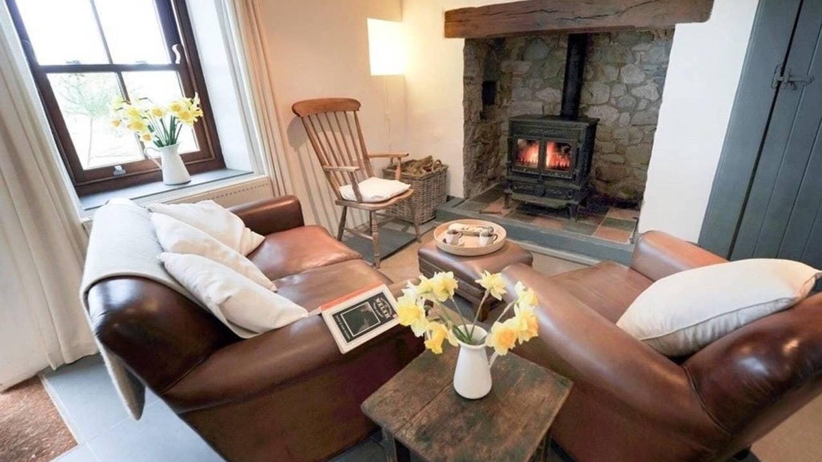 Llangadog Cottage | A beautifully refurbished and unique 250 year old remote Welsh farmhouse
