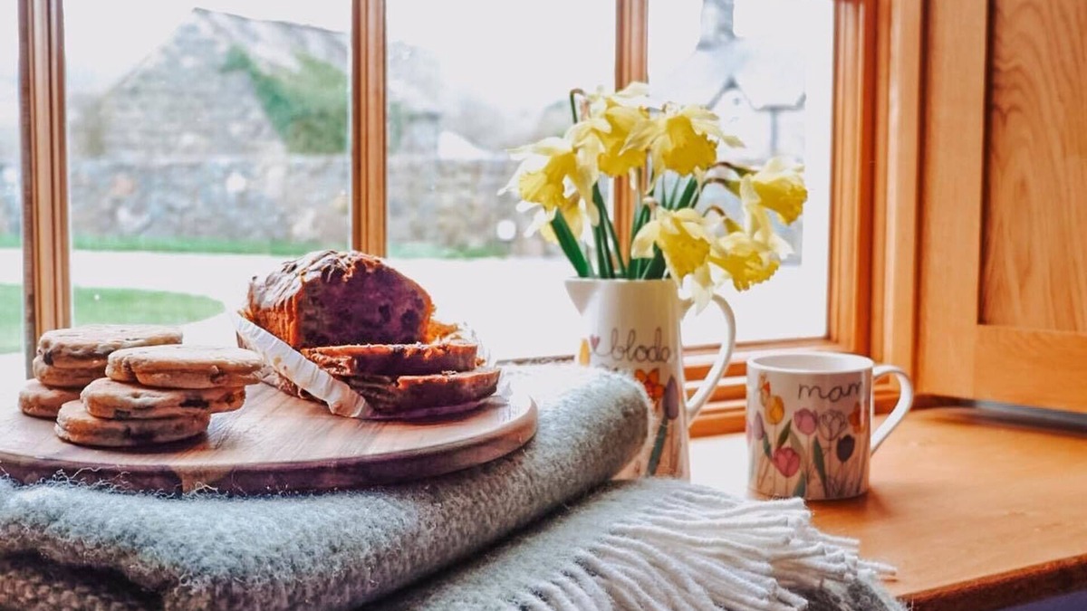 Llanfor House | A beautifully restored Large farmhouse with garden