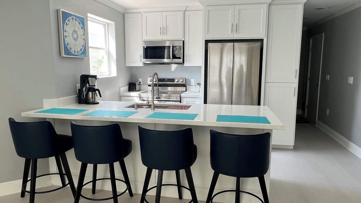 South Padre Island Condo | A Beauty& The Beach! NewlyRenovated 2/2, Sleeps 8.Just Steps away from the Beach