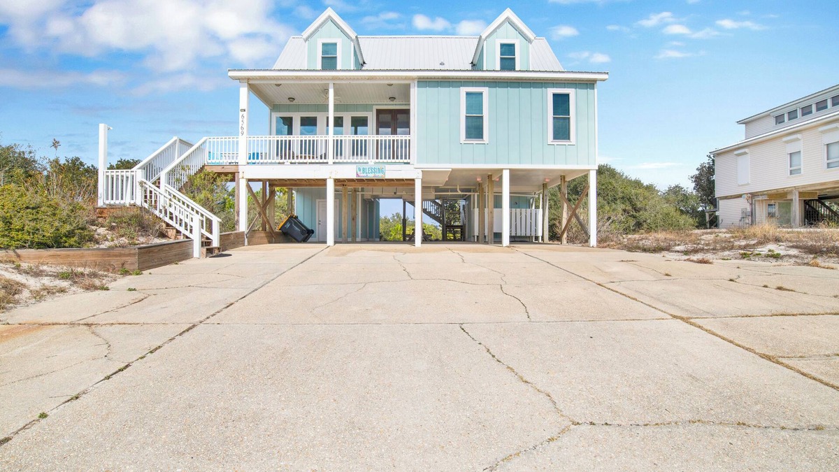 Surf Side Shores House | A Blessing - Pet Friendly - 5 bed, 4 bath home