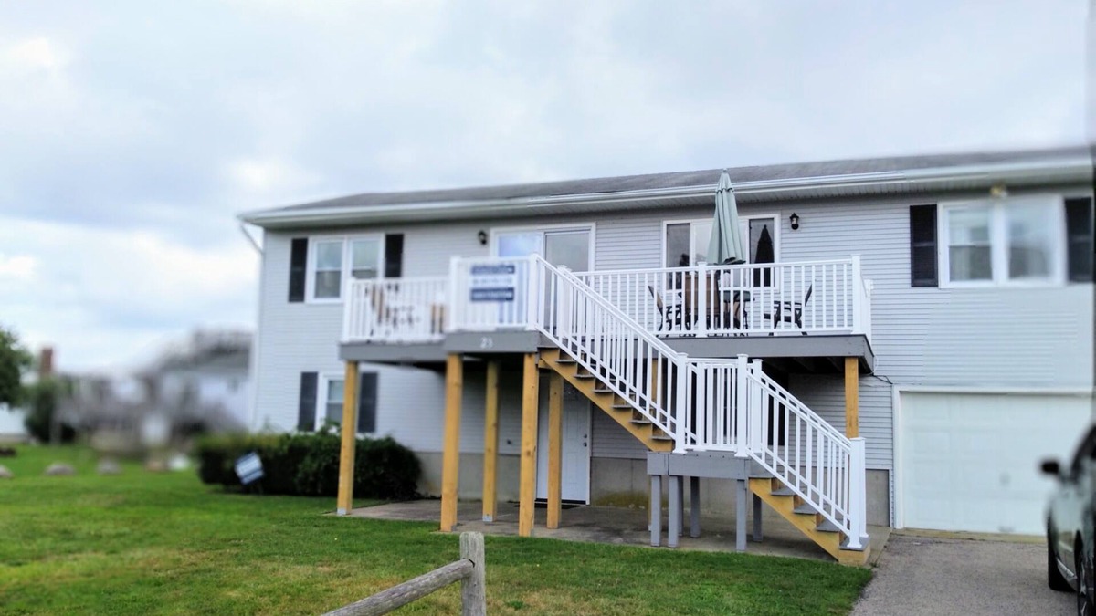 Eastward Look House | A/C 6Bd 2ba sleeps 12 walking distance Scarborough Beach Bonus rec-room w/bar