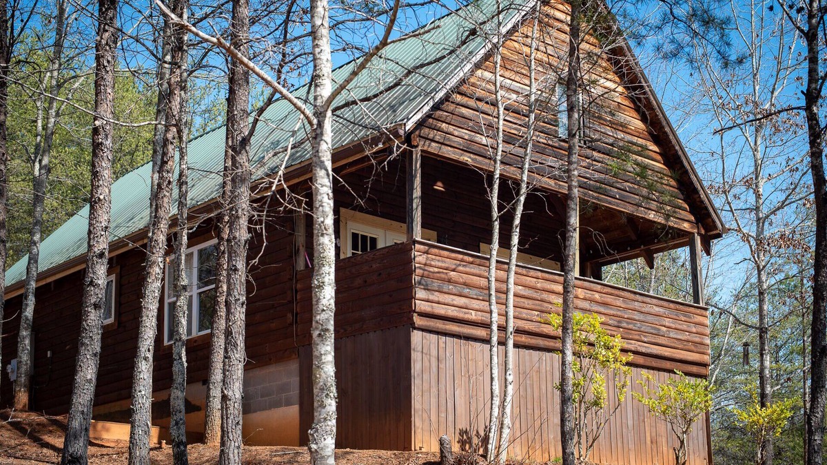 Mill Spring Cabin | A cabin in a private place yet close to activities