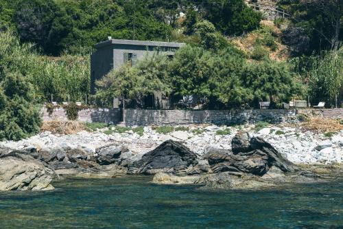 Canari Villa | A Casa di U Scogliu Maison les pieds dans l eau Cap Corse