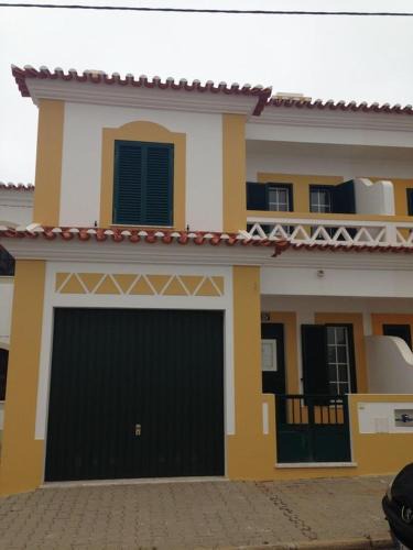 Zambujeira do Mar House | A Casinha da Tita - Moradia com Terraço
