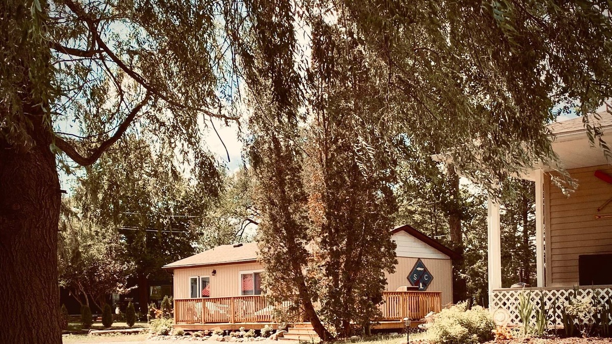 Pleasant Point Cottage | A charming 2 bedroom cottage offering protected boat mooring.