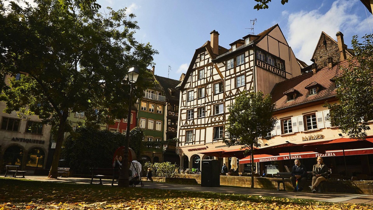 City-Centre - Petite France Apartment | A charming and comfortable setting at the foot of the Cathedral!