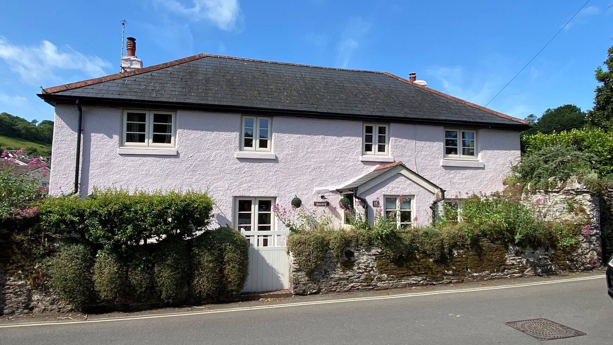 Brixham Cottage | A charming detached cottage with lovely garden and parking. EV charger available