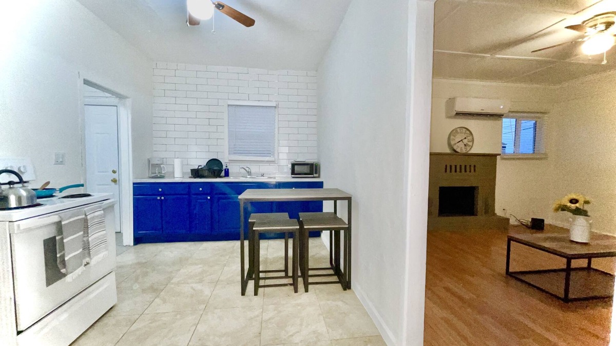 Needles House | A charming home and cozy home minutes away to the river