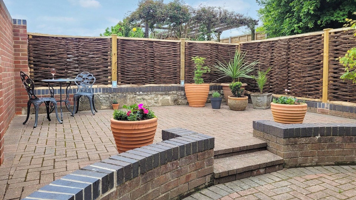 Westonzoyland Cottage | A charming one-bed, one-bath holiday home in Somerset Levels.