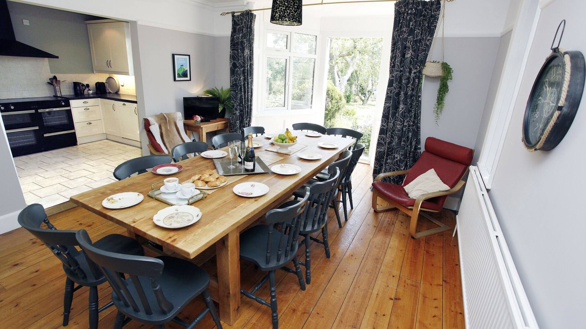 Weymouth House | A charming seaside cottage 5 minutes walk from beach on Jurassic Coast
