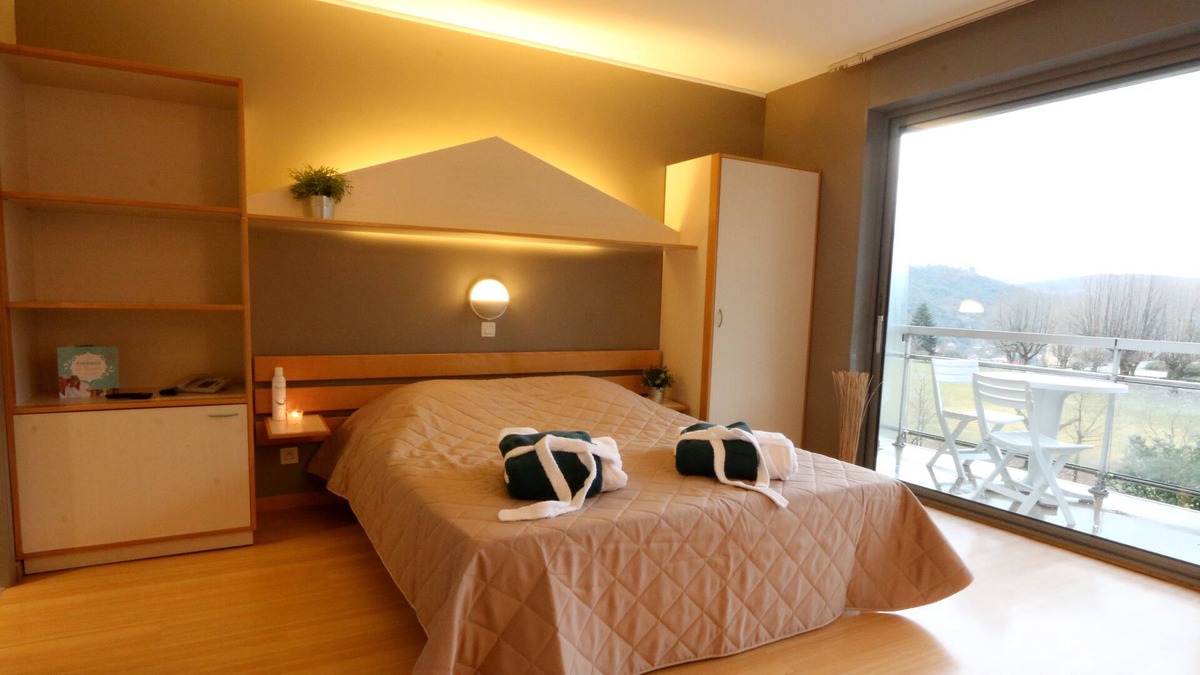 Meyras House | A cocoon of nature!