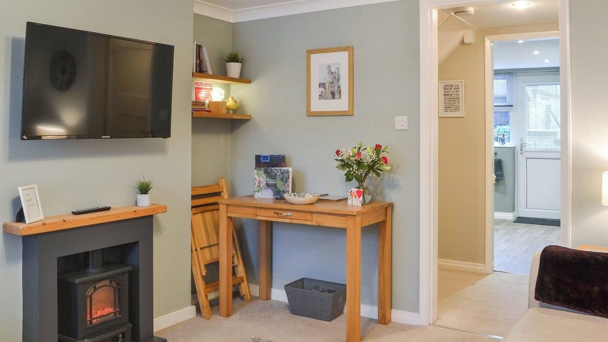 Dunnington Cottage | A cosy mid terrace dog friendly cottage in the heart of the village.